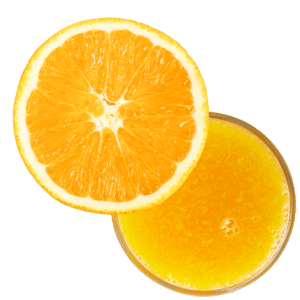 Eine aufgeschnittene Navel-orange mit Saftglas